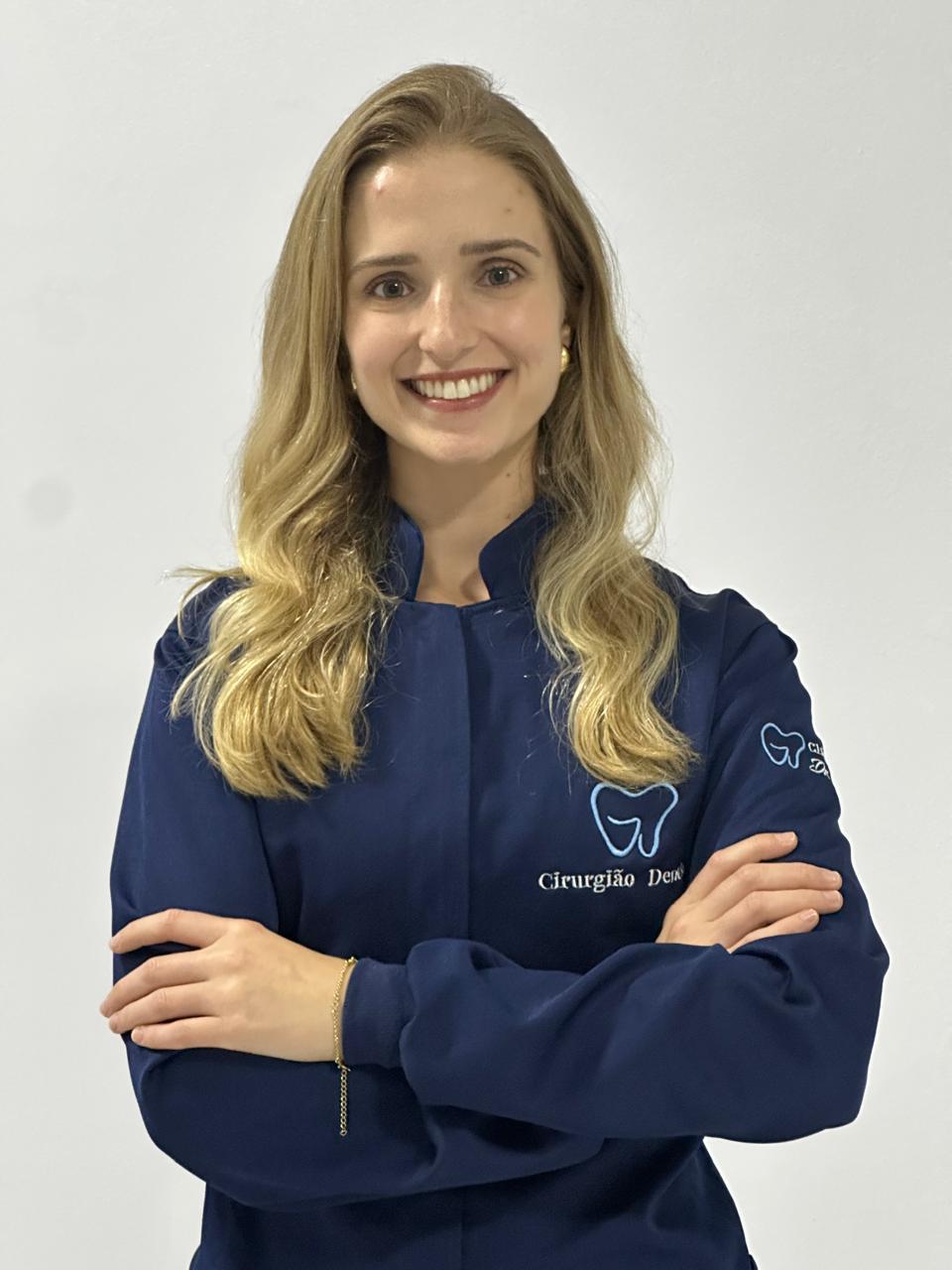 Dra. Camila Hübner Bielavski - Especialista em Endodontia em Camaquã RS